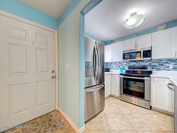 2nd image of 408 Seaport Blvd #408