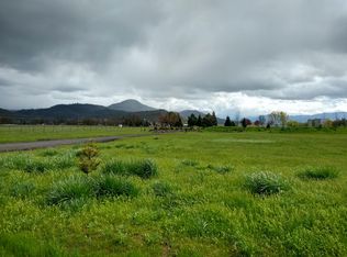 3622 Corey Rd, Medford, OR 97502