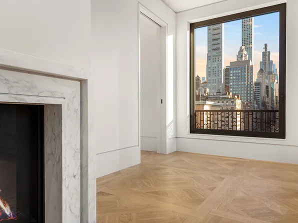 760 Madison Avenue image 1 of 6