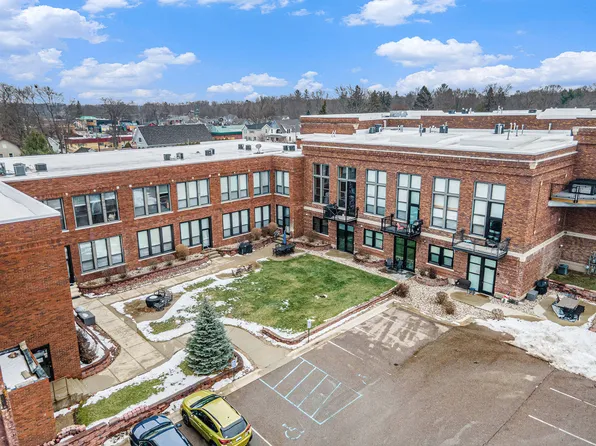 460 Broadway St APT 102, South Haven, MI 49090