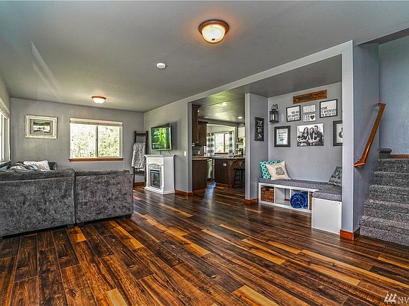 4th image of 3727 109th Ave NE
