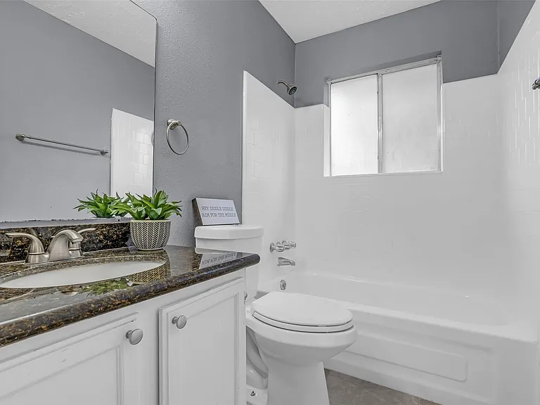 13915 Old Village Ln — Photo 15