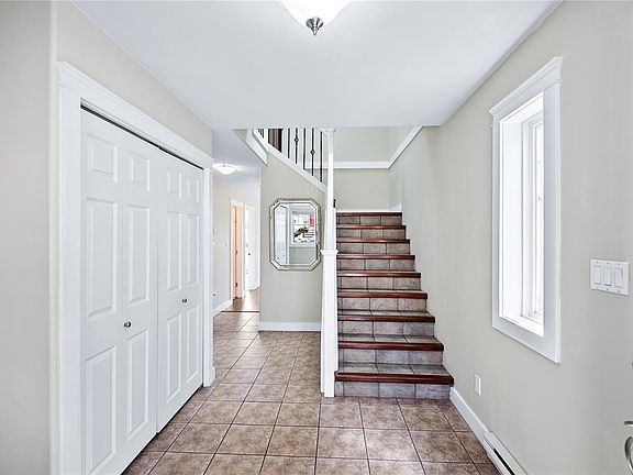 5th image of 921 Colville Rd #5