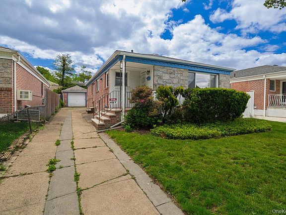 4th image of 147-84 6th Avenue