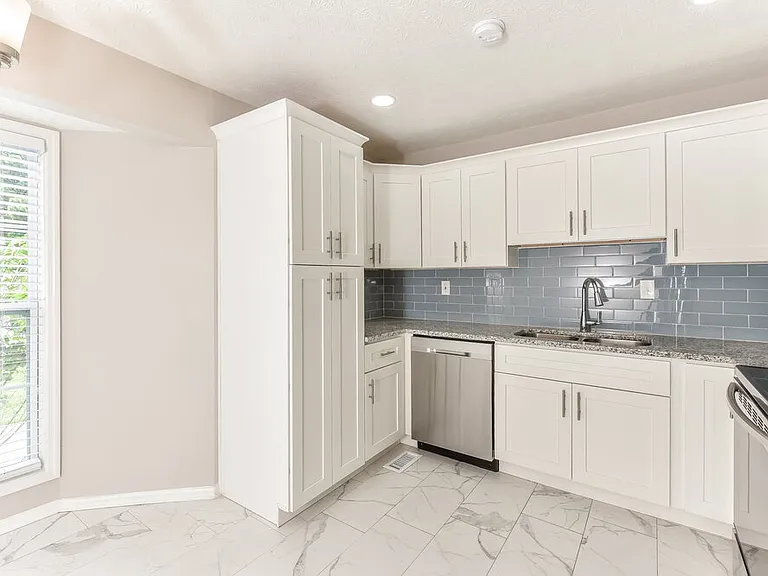 2145 Atkinson Ln — Photo 6