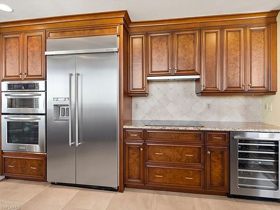 5th image of 425 Cove Tower DR #1601