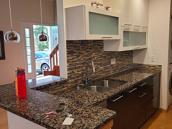 2nd image of 1314 N Knollwood Dr