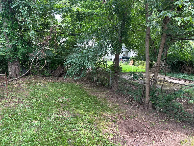 5825 Euclid Ave — Photo 11