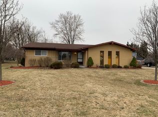 27047 Arden Park Cir, Farmington Hills, MI 48334