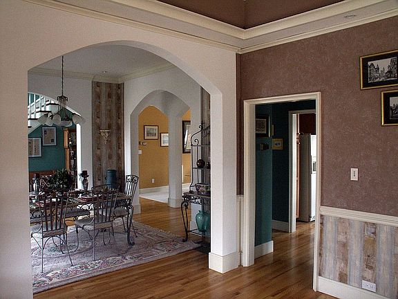 3rd image of 3305 Oak Brook Dr