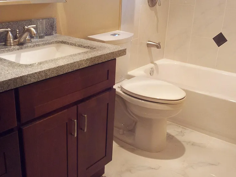 110 Florentia St #B — Photo 28