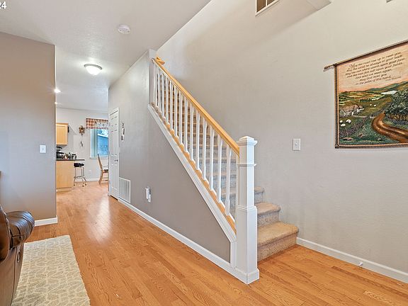4th image of 19317 Auburn Dr