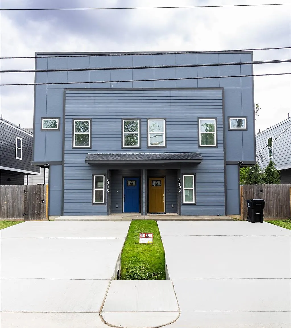 3 bed, 2.5 bath, 1256 sqft, $2,200 — Photo 1