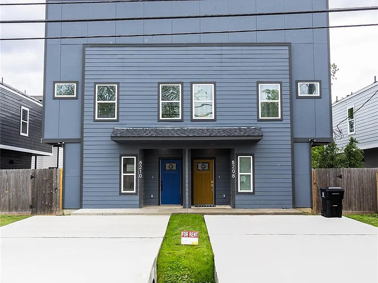 8208 Knox St — Photo 1