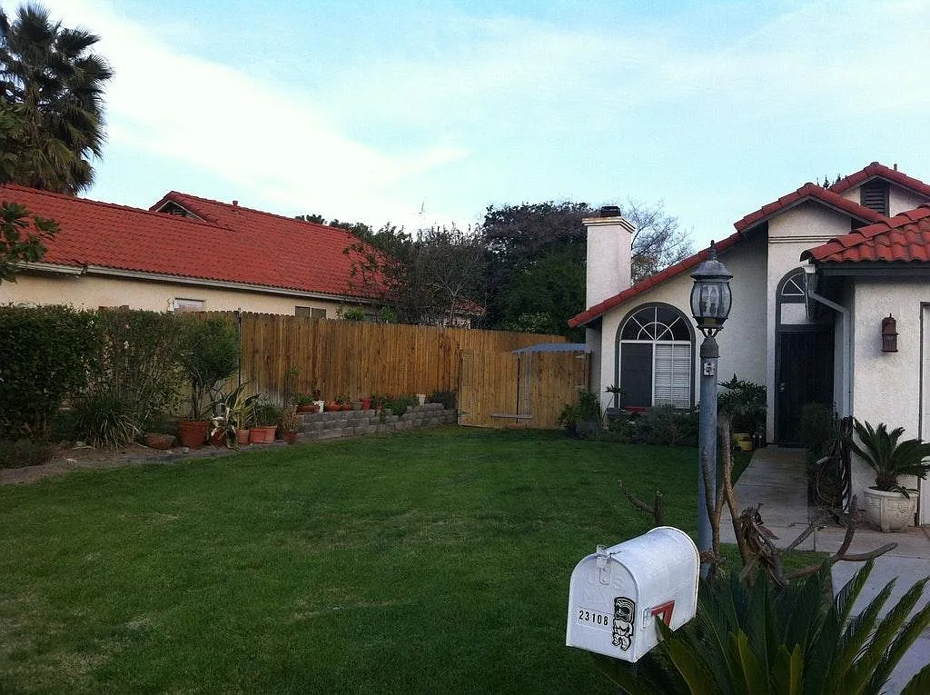 Building Photo - 23108 Canyon Hills Dr