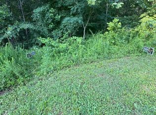 17429 Joplin Rd, Triangle, VA 22172