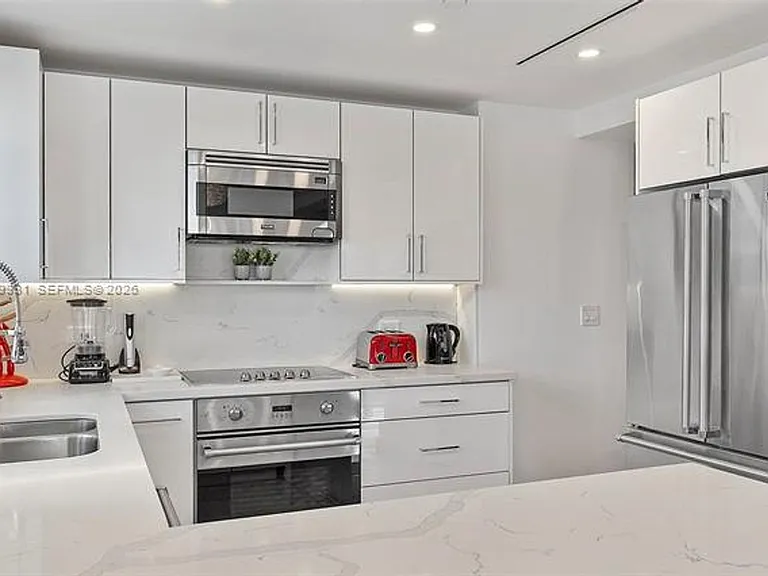 16 Island Ave #7C — Photo 14