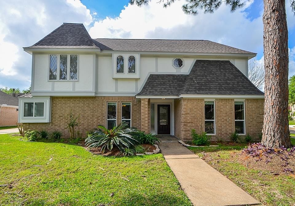 1st image of 22511 Cove Hollow Dr