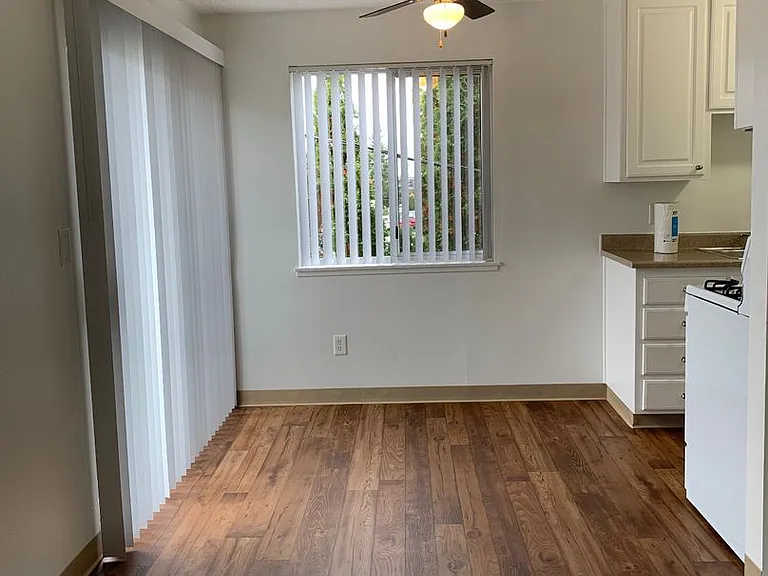 Shannon South Apartments — Photo 26