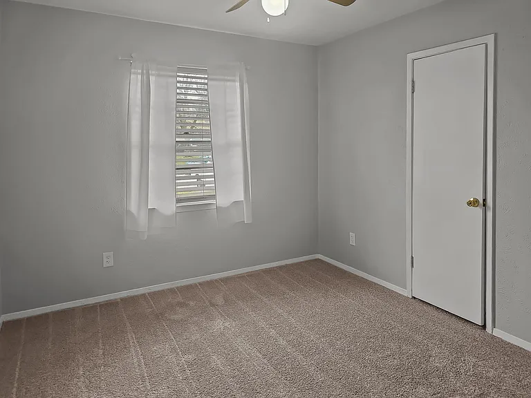 701 Idlewilde Dr — Photo 7