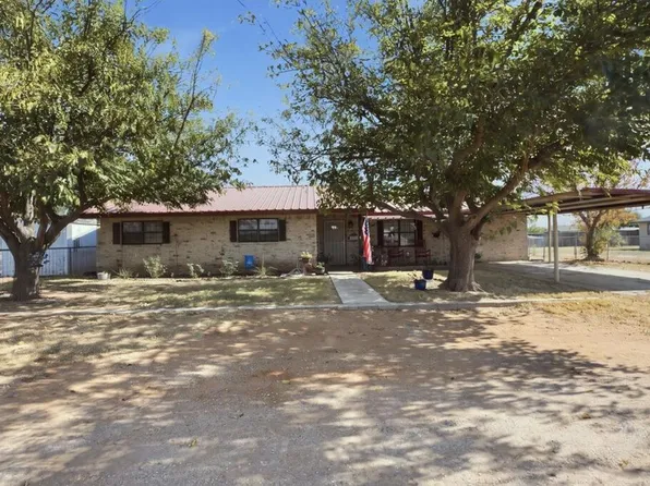 302 Bird St, Westbrook, TX 79565