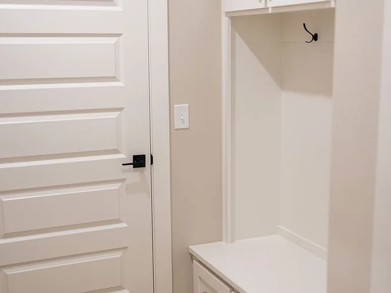 881 Pinnacle St — Photo 14