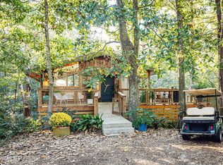 1103 Le Voyageur Dr, Ocean Springs, MS 39564