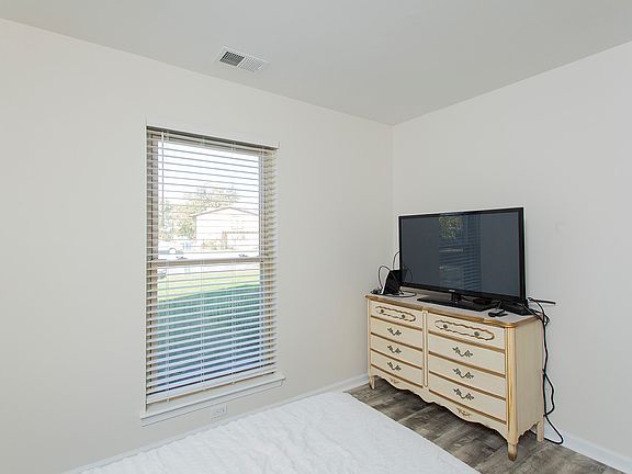 5th image of 744 Tanoak Ct