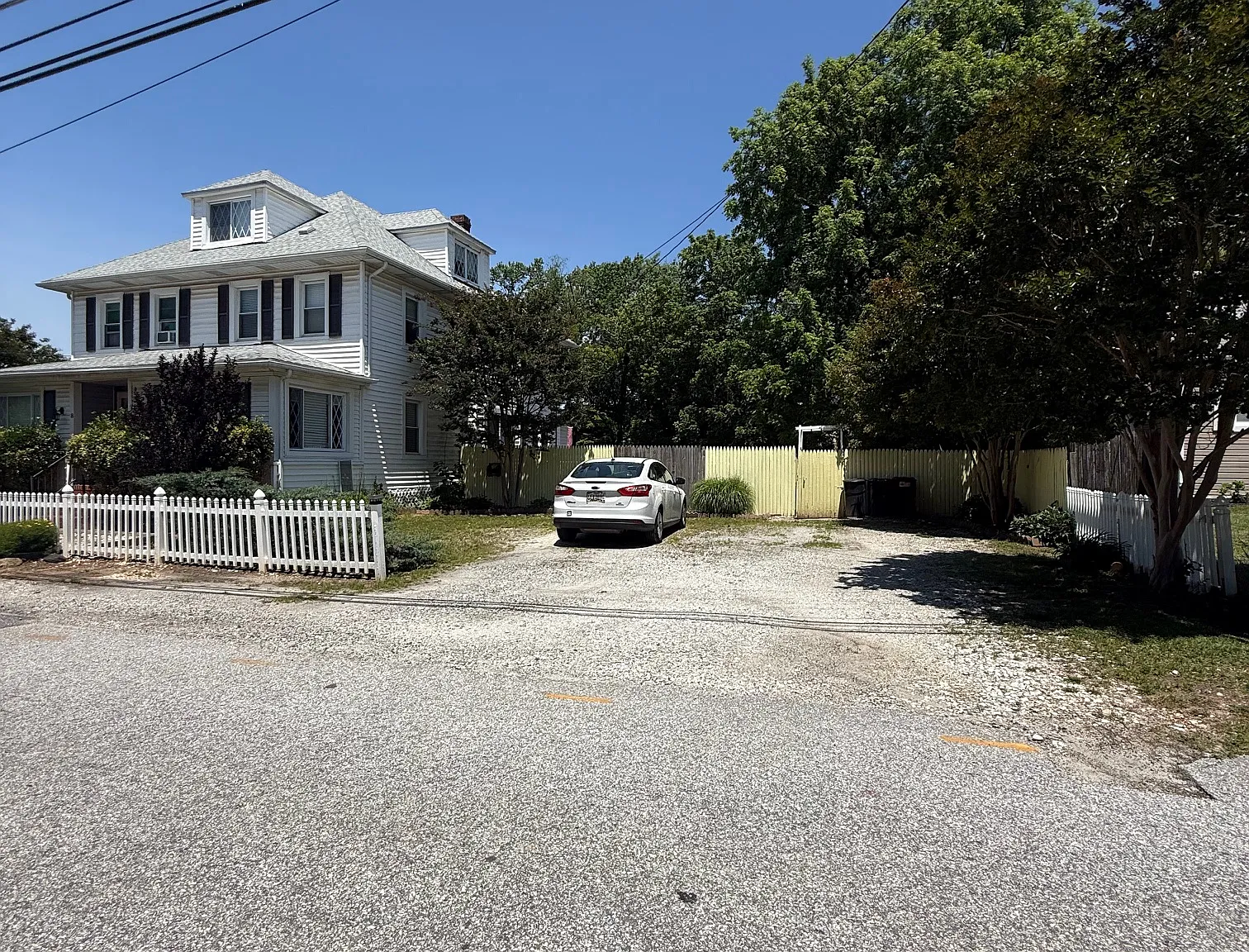 1 bed, 884 sqft, $1,550 — Photo 2