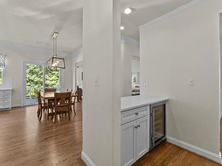 4039 Cray Dr — Photo 25