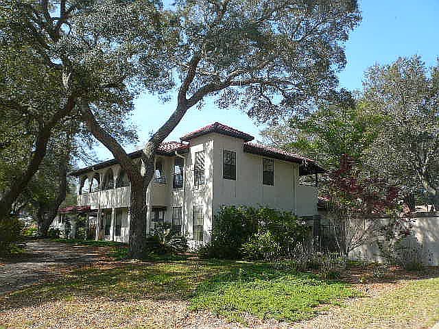 2nd image of 226 Dominica Cir