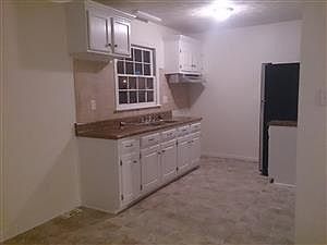 2nd image of 904 N 30th St