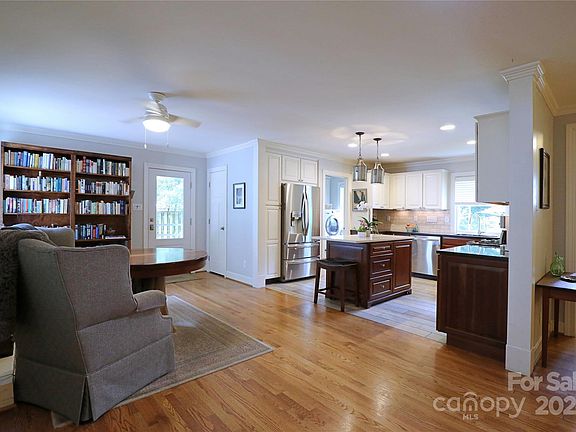 3rd image of 6706 Bradstock Ln