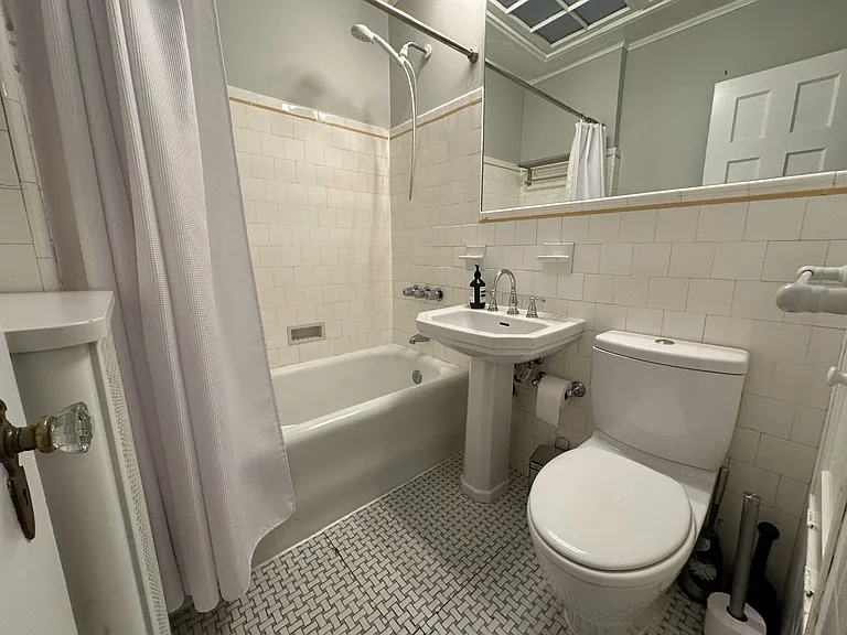 1513 44th St NW — Photo 41