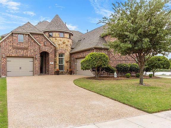 3rd image of 991 Rustic Ln