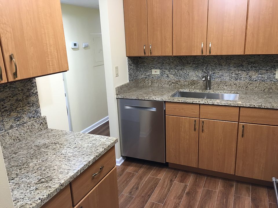 1st image of 3854 S Parkway Dr APT 1E