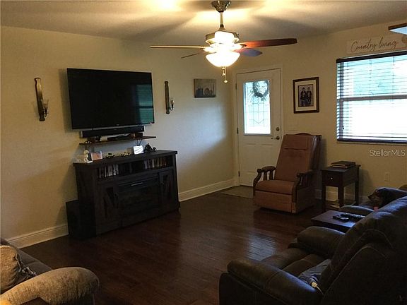 3rd image of 14 Ross St
