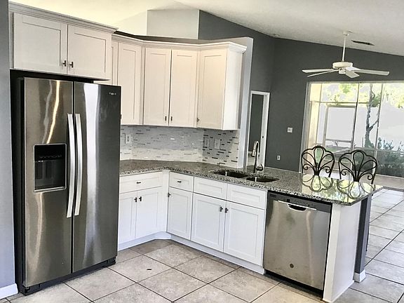 4th image of 3424 SW Coco Palm Dr