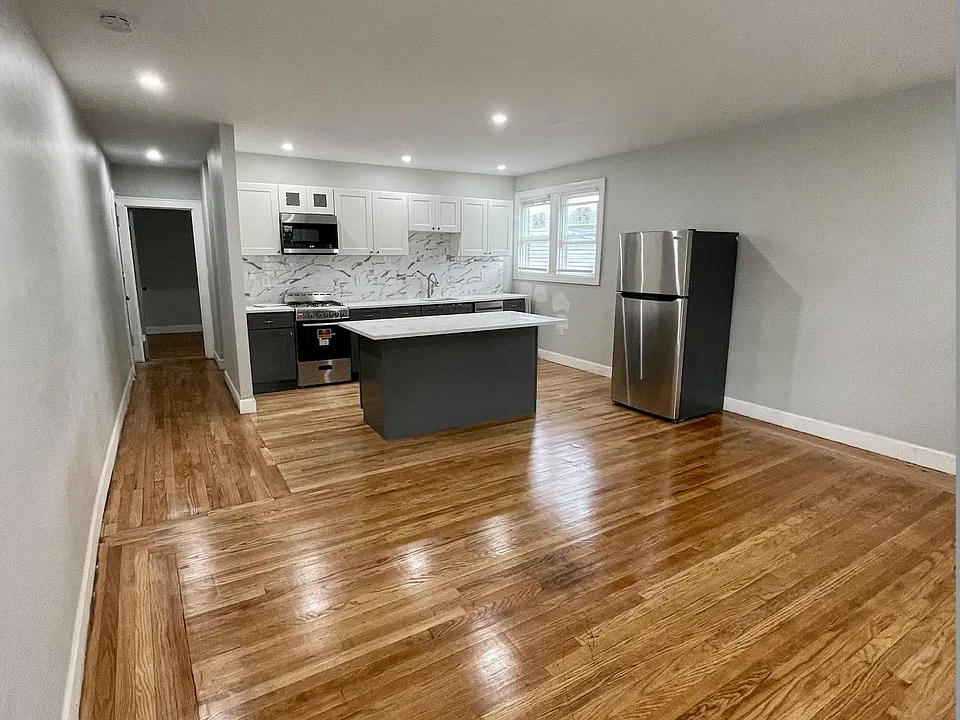 326 Western Ave #1