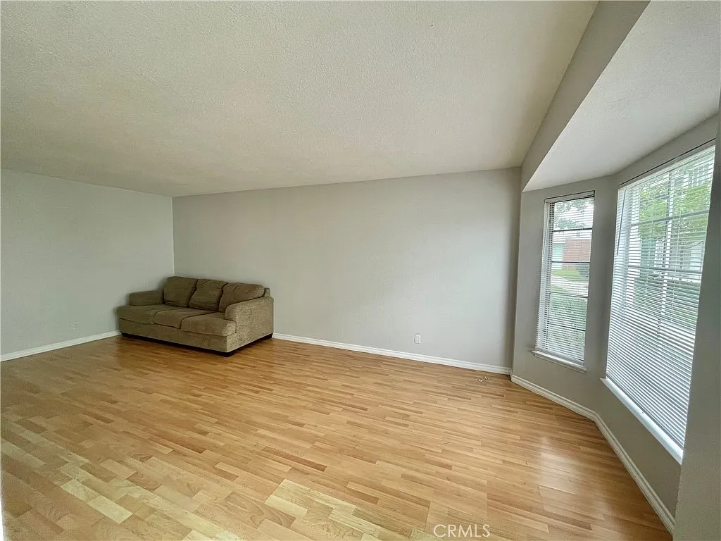 2 bed, 2.5 bath, 1106 sqft, $2,400 — Photo 4