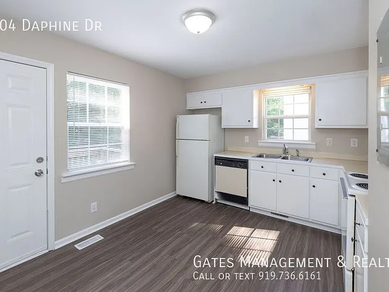 104 Daphine Dr — Photo 9