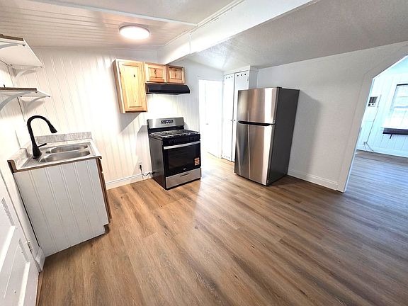 3rd image of 860 E River Ave