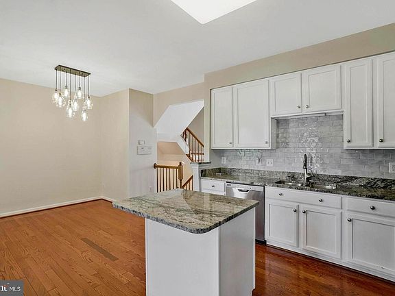 5th image of 8034 Horseshoe Cottage Cir