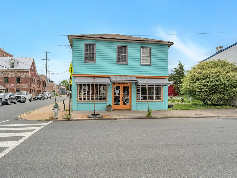 206 Princess Anne St — Photo 30