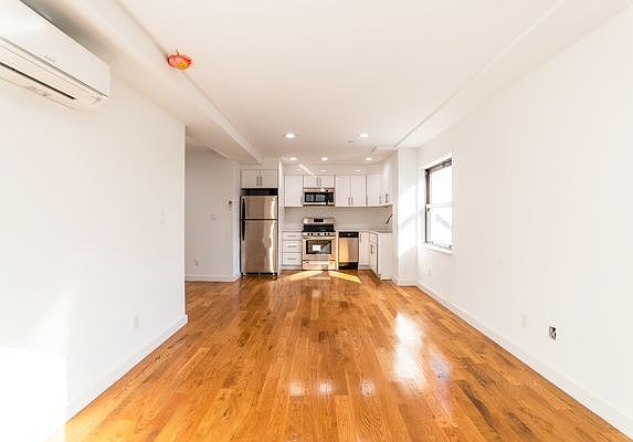 2nd image of 850 Flatbush Ave #5C