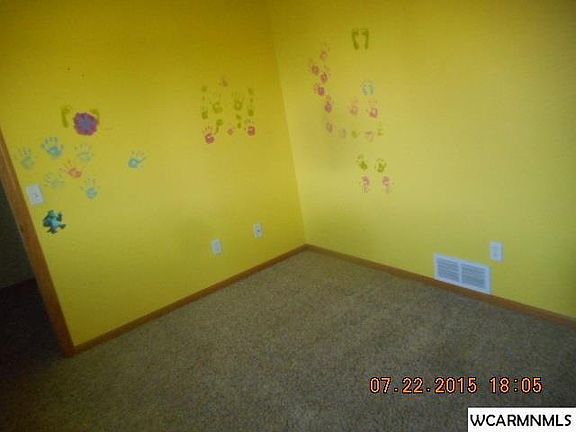 4th image of 300 Maywood Ave