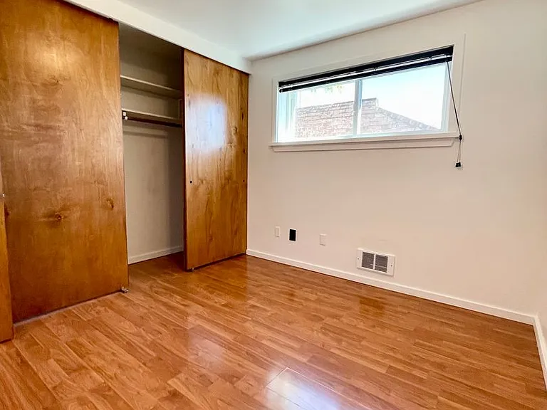 Escolier Apartments — Photo 60