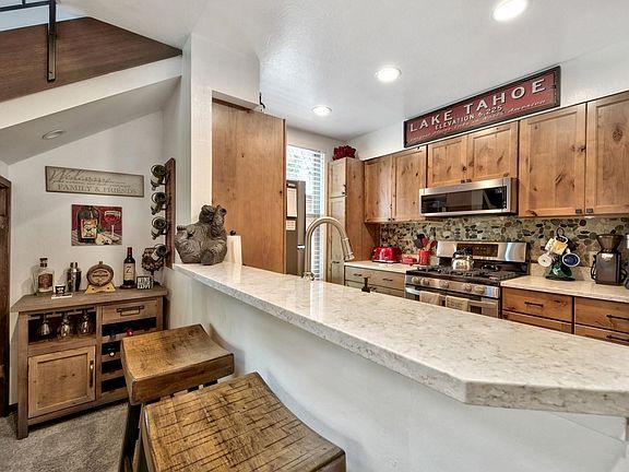 2nd image of 2755 N Lake Blvd #125