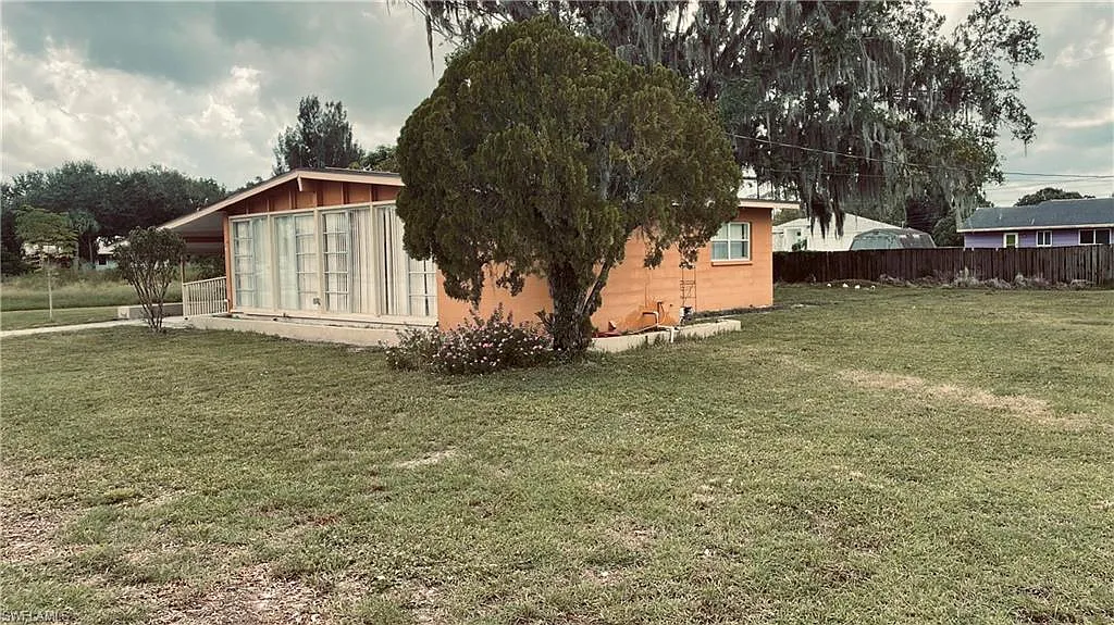 Lehigh Acres — Photo 3