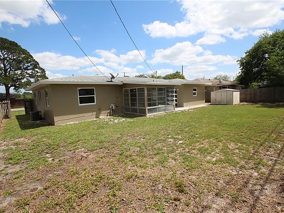 2nd image of 1434 E Hancock Dr